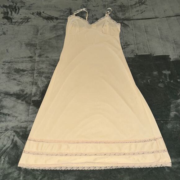 Vintage JCPenney Slip Dress Women 12/34 Beige Nylon Lace Trim Workers Union Made - Picture 7 of 7